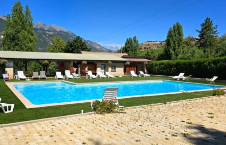 Piscine avec vue sur le Pelvoux
